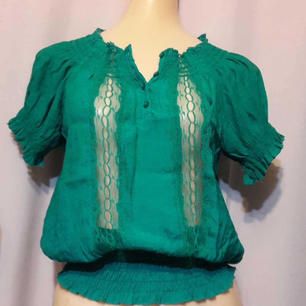 NWOT Green elastic trim top  S /M